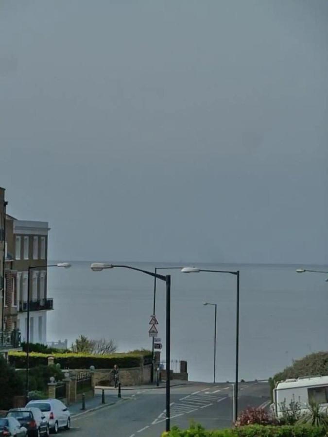 Top Floor Flat With Sea View Herne Bay Exterior photo